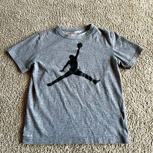 Jordan dri fit T-shirt youth size medium, 10-12